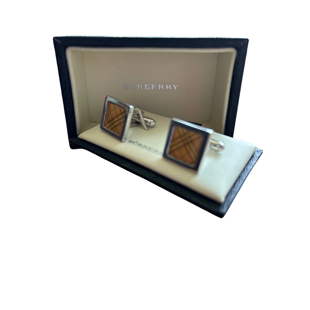 Authentic -RARE Burberry Nova Check cufflinks. In box